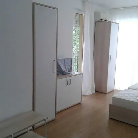Sunny View Central Апартаменты